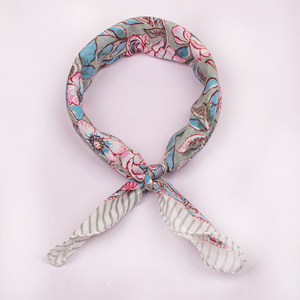 Écharpe carrée en coton imprimé floral faite à la main, accessoire de mode multifonctionnel, style bohème printemps-été - Product Image 4