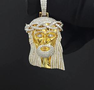 Pendentif hip-hop personnalisé de qualité supérieure, plaqué or, avec diamants, pour un look urbain tendance, disponible au meilleur prix - Product Image 1