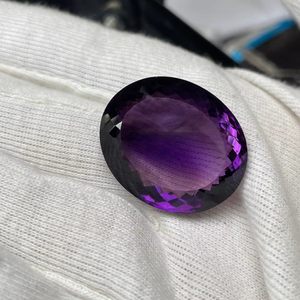 Ametista natural de corte ovalado, 65.87 quilates, piedra preciosa de gran tamaño, calidad AAA, con brillo, buen color, corte y pulido perfectos a precio económico. - Product Image 3