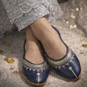 Nouvel Arrivage Vente Chaude en Gros : Khussa Femme Antidérapant, Semelle Antidérapante, Tige en Similicuir, Qualité Supérieure, Matériaux Durables - Product Image 3