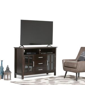 Mobile TV Alto Kitchener in Legno di Hickory Marrone, Pezzo d'Arredamento Elegante e di Stile - Product Image 1