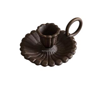 Bougeoir conique en métal antique décoratif de finition rustique pour la maison et le mariage Bougeoirs de décoration de lumières de table - Product Image 1