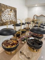 Plat de service rond de luxe en acier inoxydable pour buffet, chauffe-plats, et ensemble de verres à vin sans pied ornés pour mariages, hôtels et traiteurs