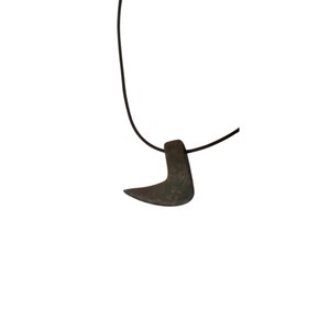Collier pendentif croix clou design vintage, bijoux chrétiens en métal faits à la main, charme crucifix clou soudé aspect antique, en promotion - Product Image 3