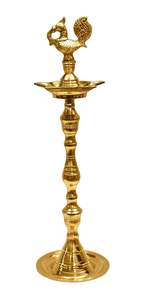 Lampe sculpturale en laiton plaqué or de qualité supérieure, conçue pour usage spirituel, motif paon Mahabharat, impression sérigraphiée Uttar - Product Image 4