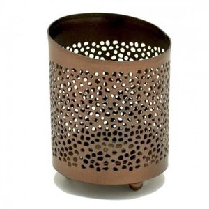 Porte-bougies en métal de luxe, conçus pour créer une ambiance apaisante tout en sublimer les intérieurs avec une beauté métallique raffinée. - Product Image 6