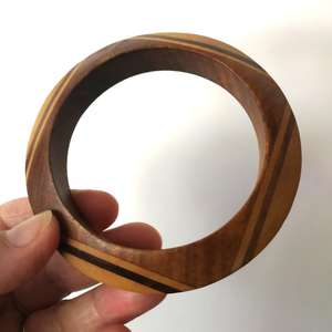 Colección de Pulseras de Madera Artificial con Brazaletes de Madera Natural y Decoración de Latón, Joyería Artesanal de Moda Premium - Product Image 6
