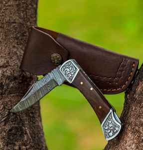 Navaja Plegable de Bolsillo Personalizada de Damasco para Uso Diario con Mango de Madera y Latón Grabado a Mano, Compatible con OEM para Proyectos DIY - Product Image 2