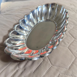 Offre Spéciale : Plateau Coquille Ovale Classique en Métal, Finition Polie, Compatible Lave-Vaisselle, Bol Décoratif pour Fêtes et Centre de Table - Product Image 1
