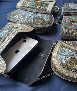 Bolso de Mano Metálico con Mosaico Tradicional, Artesanía Natural, Hecho a Mano, para Fiestas, Estilo Indio - Product Image 2