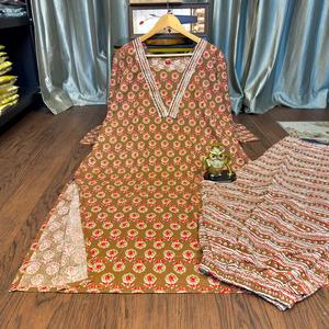 Kurta Larga Informal de Algodón Orgánico Puro, Talla Grande, con Corte Lateral Recto y Mangas 3/4, con Pantalón (Tallas 7XL a 10XL) - Product Image 2