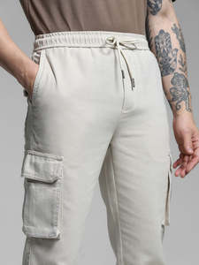 Pantalones Deportivos de Felpa para Hombre, Corte Regular, con Bolsillos Tipo Cargo, Cintura Elástica con Cordón, Color Sólido, para Todas las Temporadas - Product Image 4