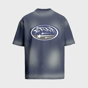 เสื้อยืดคอกลมแขนสั้นทรงปกติสำหรับผู้ชาย พิมพ์ลายตัวอักษรโลโก้ด้านหน้า สไตล์ลำลอง ผ้าฝ้ายเจอร์ซีย์ถัก 100% - Product Image 3