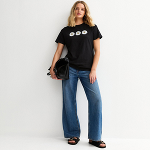 เสื้อยืดคอกลมสีดำสำหรับผู้หญิง ทรงปกติ ผ้าฝ้ายเจอร์ซีย์ 100% ใส่สบายๆ แขนสั้น สีพื้น ใส่ได้ทุกฤดู - Product Image 3