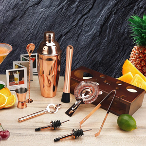 Ensemble de mixologie plaqué cuivre pour les activités de bar à domicile, la création de cocktails, la préparation de boissons et l'accueil des invités - Product Image 1