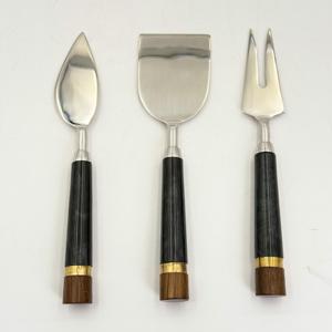 Couteau à fromage artisanal en résine noire, manche longue durée, vente en gros, usine, ensemble de couteaux à fromage plaqués argent, épandeur à fromage - Product Image 1