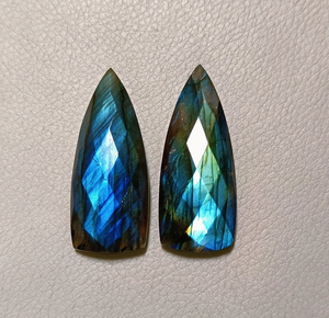 Par de gemas sueltas de labradorita azul flash, cabujón marquesa facetado de un lado, forma alargada, para fabricación de joyas, piedras calibradas - Product Image 5