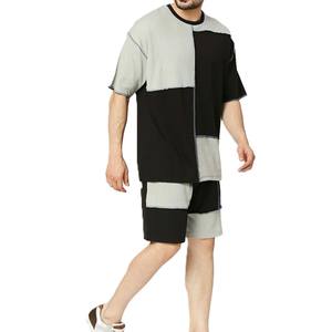 Nuevo conjunto de dos piezas con paneles de patchwork para hombre, camiseta y pantalones cortos con bloques de color negro y gris, conjunto informal de verano para calle, talla grande - Product Image 3