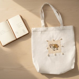 กระเป๋าผ้าฝ้ายคุณภาพพรีเมียม วาดลายช้างด้วยมือ ราคาไม่แพงจากอินเดีย - Product Image 3