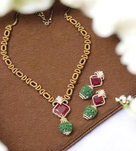 Conjunto de collar de moissanita chapado en oro de alta calidad con aretes, colección para bodas y fiestas para mujeres. - Product Image 3