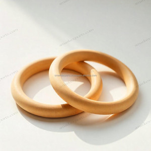 Bracelet en bois artisanal écologique pour femmes, finition à grain naturel, léger, design élégant, accessoire de mode personnalisable - Product Image 4