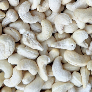 Vietnam Trusted Supplier Raw Cashew <b>Nuts</b> Cashew <b>Nuts</b> Wholesale Cashew <b>Nuts</b> Exported To Dubai, EU, Middle East - Product Image 1
