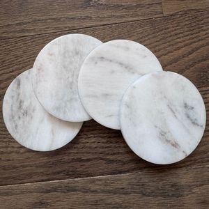 Los posavasos de alto brillo crean una impresión memorable en la mesa con su sofisticado acabado de alto brillo. - Product Image 3