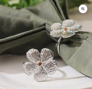 Anneau de serviette en acier inoxydable en forme de fleur, design nordique, durable, largeur 4,5 cm, accessoire de décoration de table de mariage - Product Image 6
