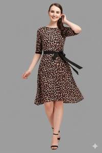 Robe de soirée imprimée en crêpe épais pour femme, col rond, manches trois quarts, imprimé animal marron, entièrement cousue, longueur normale - Product Image 4