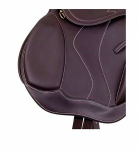 Selle d'équitation anglaise antidérapante pour une assise sécurisée lors des activités équestres. Selle polyvalente et élégante, exportée. - Product Image 3