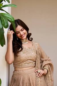 Beige Embroidered Lehenga Set Floral Lace Blouse Pleated Skirt <b>Net</b> <b>Dupatta</b> Indian Wedding Outfit - Product Image 2