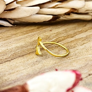 Anillo Triangular Minimalista en Oferta, Joyería Boho de Latón para Mujer, Chapado en Oro de 18k, Motivo Geométrico, Flecha Delicada, Venta al por Mayor/OEM/ODM - Product Image 4