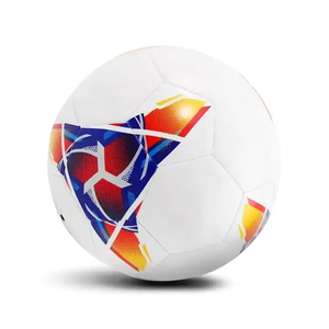 Balón de fútbol pakistaní de alta calidad, sin costuras, talla 5, fabricado en fábrica, para deportes, con impresión de logotipo personalizado para fabricantes deportivos. - Product Image 4