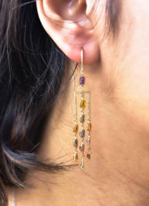 Pendientes de Oro de 14K con Múltiples Zafiros y Aventurina Verde en Forma de Gota, Modelo Prism Waterfall - Product Image 5