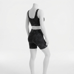 Conjunto Deportivo para Mujer, Top Deportivo Negro con Efecto Desgastado y Pantalones Cortos de Cintura Alta para Gimnasio, Yoga y Entrenamiento - Product Image 2