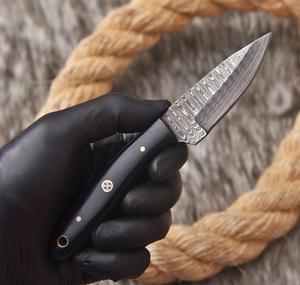 Couteau à lame fixe en acier Damas fait main, fourreau de transport vertical, manche en Micarta, pour la chasse et le camping, OEM Nordic Forge - Product Image 4