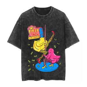 T-shirt unisexe noir délavé à l'acide, col rond, manches courtes, en coton, imprimé motif Peep Show Chick sur le devant, toutes saisons, coupe ample - Product Image 4