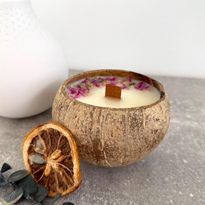 AIKUN Handmade Natural Coconut Shell Aromatherapy Candle Eco Friendly Soy Wax Scented Candle for Home and Spa - Product Image 5