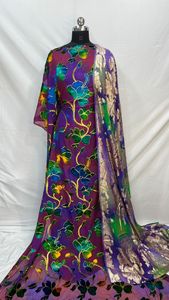 เสื้อผ้าคังกาผู้หญิงคุณภาพสูง ดีไซน์หรูหรา แขนยาว ผ้าโพลีเอสเตอร์ ปักลายดอกไม้ ดีไซน์สวยงาม เป็นมิตรกับสิ่งแวดล้อม แห้งเร็ว - Product Image 3