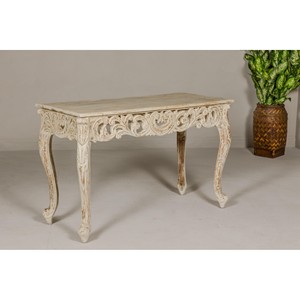 Mesa Auxiliar de Madera de Pino Tallada al por Mayor |   Acabado Crema de Miel - Product Image 1