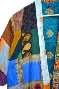 Nouvel arrivage de Robe patchwork en soie Peignoir patchwork Kimono Robe de chambre Saree Sari Robe pour femmes - Product Image 2