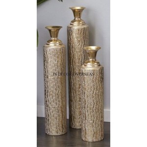 Vases en métal de qualité supérieure, couleur blanche, revêtement poudré, avec accents dorés, design Art Déco, décoration de table, vases à fleurs faits à la main - Product Image 3