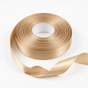 Ruban de satin simple face champagne de 25 mm en gros pour la décoration de mariage, les nœuds pour cheveux, l'emballage de cadeaux de luxe et la mode - Product Image 1