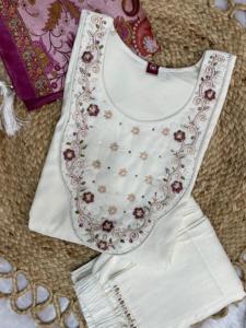 Conjunto de Kurti de Seda Marina Premium Crema con Bordado Floral y Dupatta de Secado Rápido, Estilo Casual, India Pakistán, Largo hasta el Tobillo, Corte Regular - Product Image 3