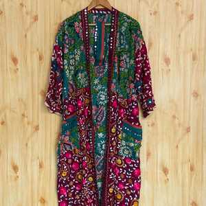 Kimono de Seda con Bordado Indio, Estilo Boho, Patrón Floral Phulkari, para Otoño e Invierno - Abrigo de Georgette al por Mayor - Product Image 5