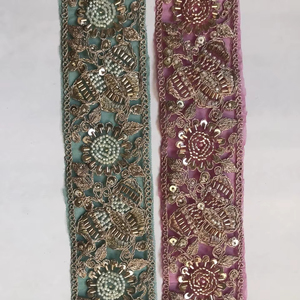 Elegante Encaje Bordado Estilo Zardosi con Diseño Floral, Ecológico, 100% Poliéster, con Intrincados Detalles de Cuentas, Lentejuelas Metálicas y Tul Fino - Product Image 1