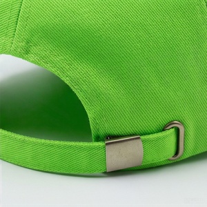 Casquette de baseball verte à 6 panneaux unisexe ajustée couleur unie décontractée en sergé 100 % polyester pour toutes les saisons - Product Image 6