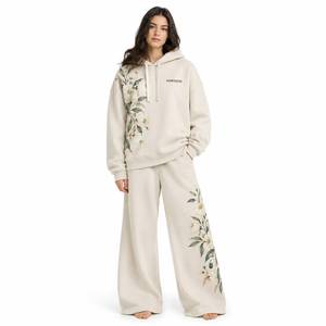 Conjunto de Sudadera Holgada con Hombros Caídos y Pantalones Jogger de Pierna Ancha para Mujer, Diseño Floral Personalizado - Product Image 6