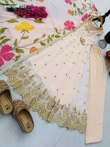 Magnifique robe longue évasée en faux georgette avec broderies de sequins, pantalon et dupatta lourd – Fournisseur indien - Product Image 6