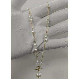 Collar de Perlas de Oro de 18 Quilates con Cierre en T y Colgante de Perla de Agua Dulce - Product Image 1